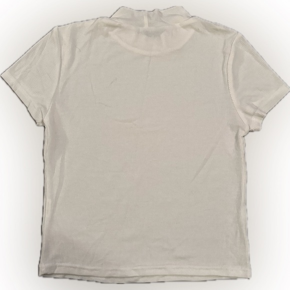 White tee - Picture 2 of 2